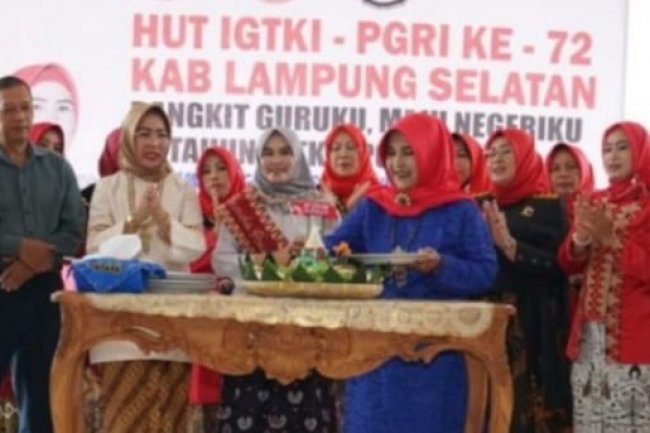 HUT IGTKI Ke-72 Lampung Selatan Hj. Winarni Ajak Guru Swasembada Sekolah