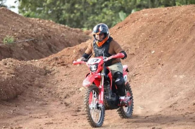 Jelang Kejuaraan Motocross Bupati Lamsel Rutin Latihan