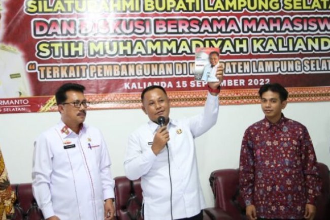 Bupati Nanang Ajak Mahasiswa STIH Muhammadiyah Kalianda Diskusi Terbuka, Bahas Soal Pembangunan Hingga Inflasi