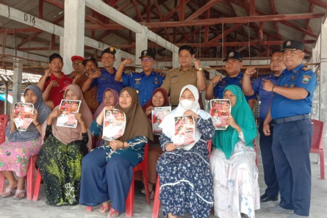 Jadi Wakil Pemkab Lamsel, Dinas Damkar Berikan Pembinaan ke Masyarakat Desa Bumidaya